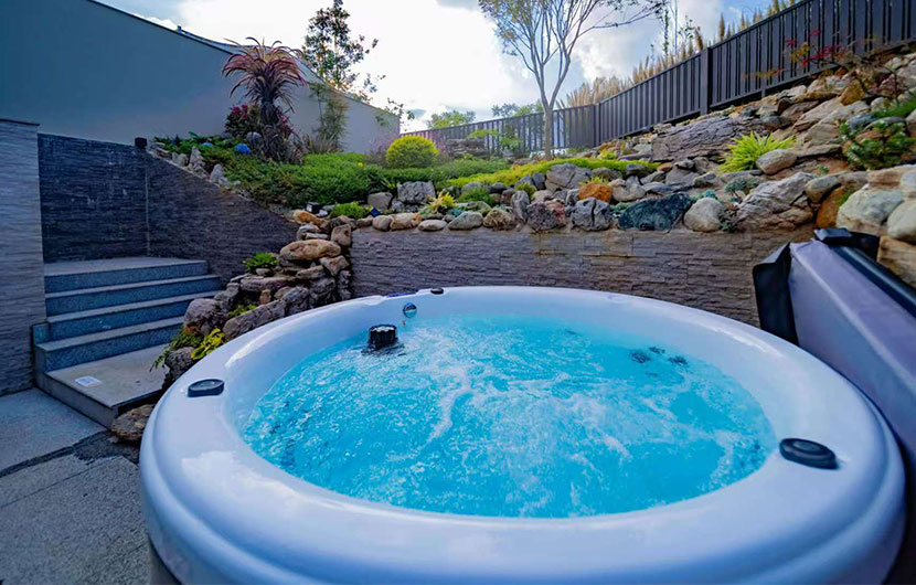 Malaysia Villa Hot Tub