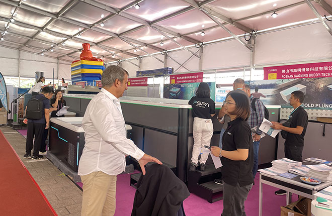 Foreign Guests' Perspectives on Domestic Hot Tubs, Infinipools, and Cold Plunges at the Canton Fair